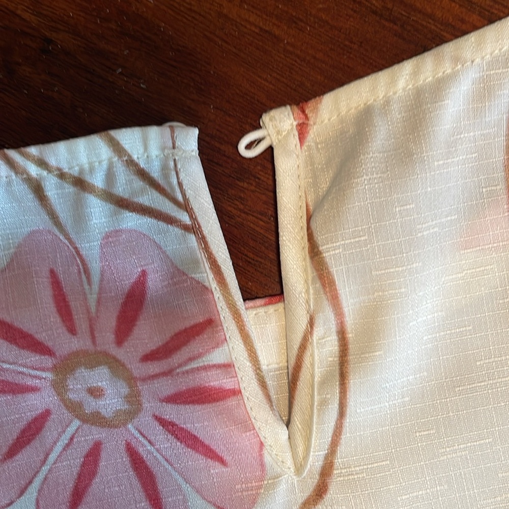 NWT.. Pink and White Floral Dress by Commense in size small. - Picture 3 of 7